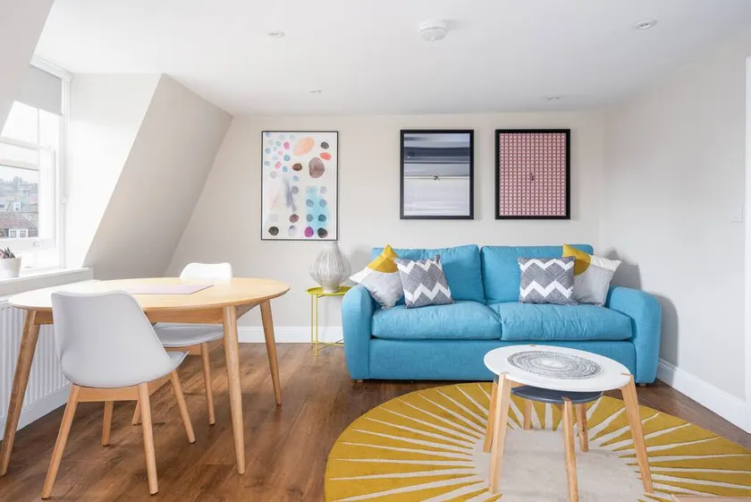 Jardine’s Lookout – Milsom Street 2-bed apartment - Image 1