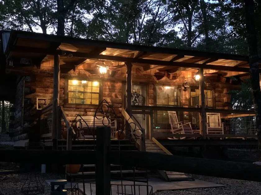 Willow's Cabin - Cozy Cabin Nestled In The Woods - Image 1