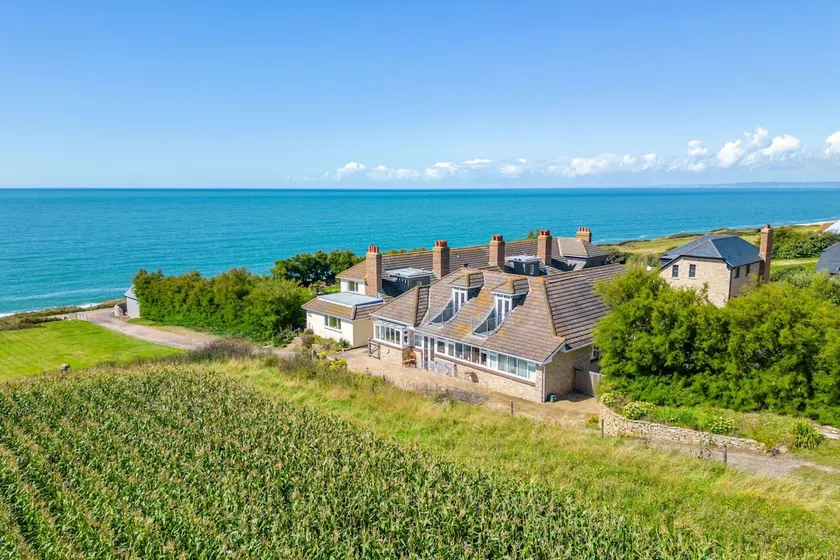 Chesil Watch - sleeps 10 people - Image 1