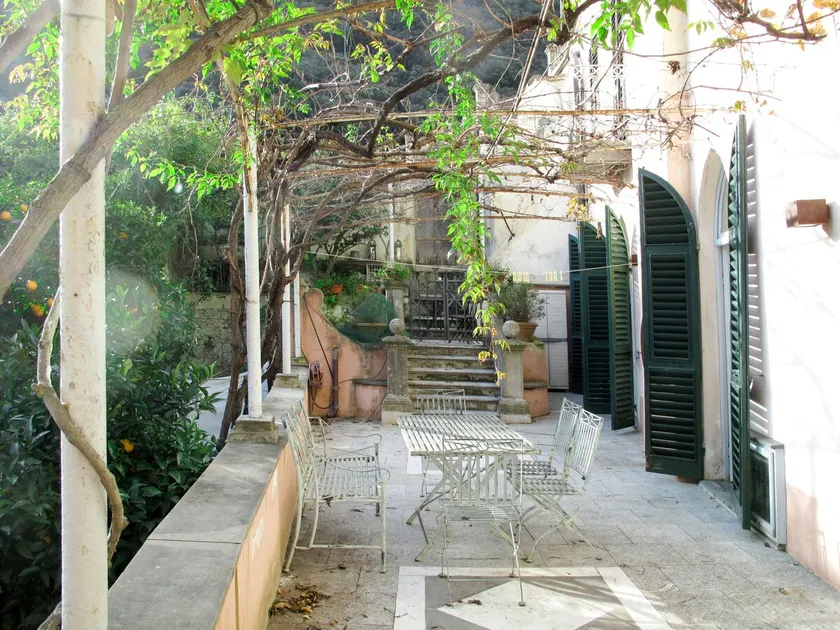 Haustierfreundliche Ferienwohnung Quadrilocale Camelot mit Bergblick, Balkon und WLAN - Image 1