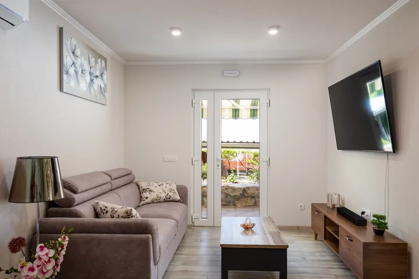 Apartment Pod Nespolom - Image 1