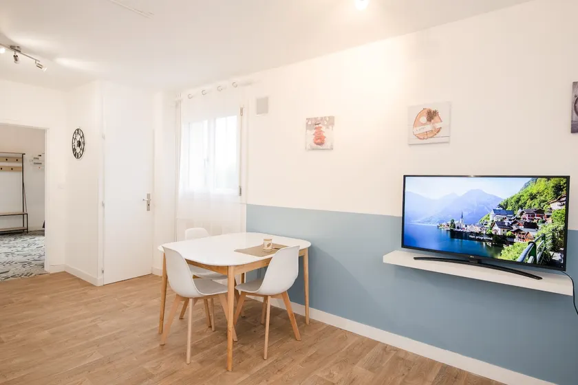 Le Stade-Apartment-Apartment-Bathroom tip - Image 1