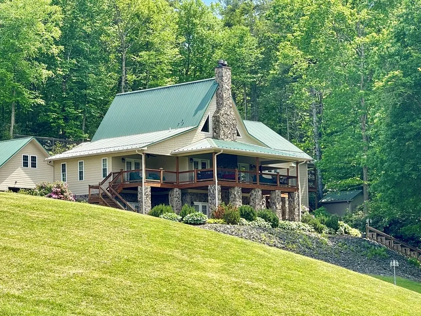 River Rocks - Riverfront, Upscale, Hot Tub, Gameroom, 5 Hole Putting Range, WIFI, Firepit - Image 1