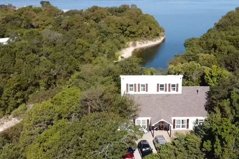 The Blue Magnolia Lodge: Luxury Retreat on Lake Whitney with Hot Tub, Fire Pit, and Private Cove! - Image 1
