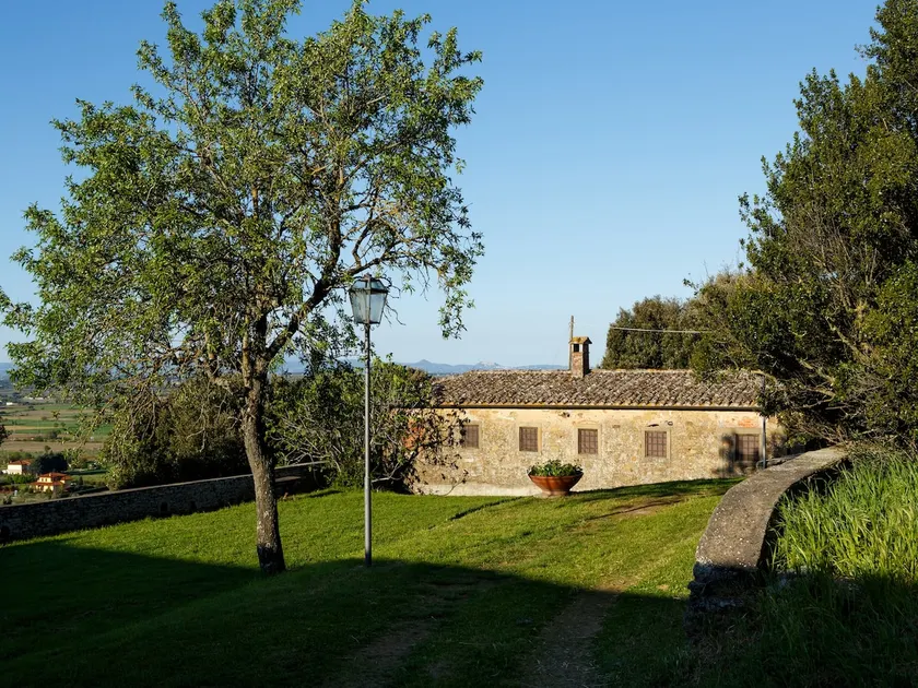 Elegant 2-Bedroom Holiday Home in Tuscan. - Image 1