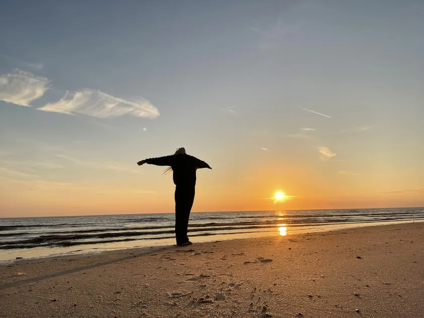 Beach block cottage • Cape May sunset bay access - Image 1