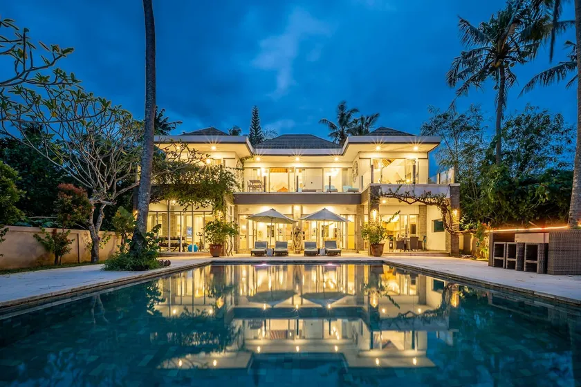 3BR Private Pool, Near Port @Villa Black Pearl - Image 1