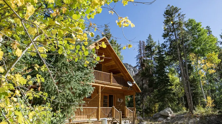 Mountain Getaway • Gorgeous Views • Hiking Nearby - Image 1