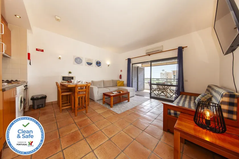 A11 - MarinaPark Hill Beach Apartment - Image 1