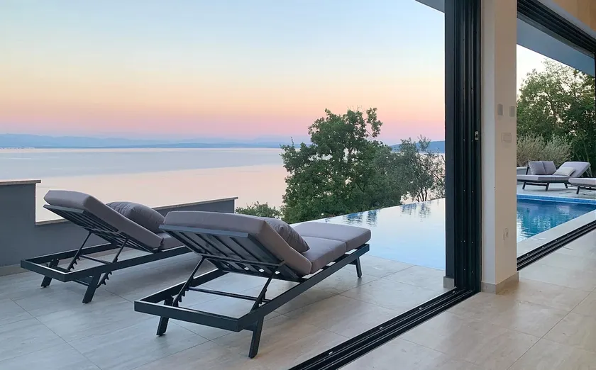Luxury Villa with private pool and sea view - Image 1