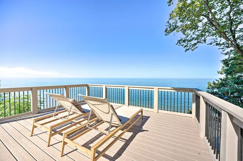 Modernes Haus am Lake Michigan mit 3 Seeterrassen! - Image 1