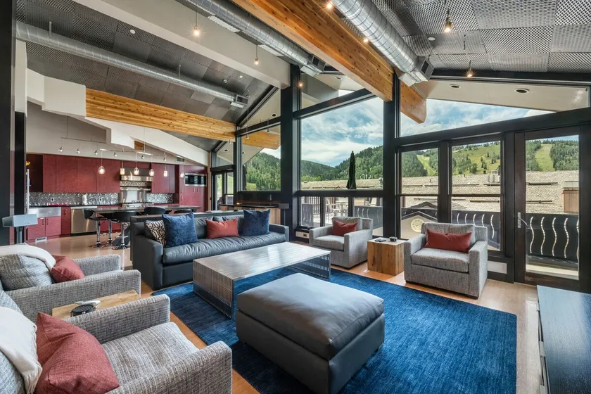 Empire Pass Penthouse Ski-in/Ski-Out at Deer Valley - Image 1