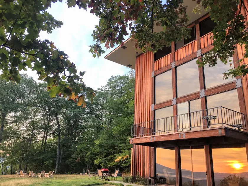 RL Breathtaking views, private mountain retreat. Hot Tub, Dog Friendly, great location! - Image 1
