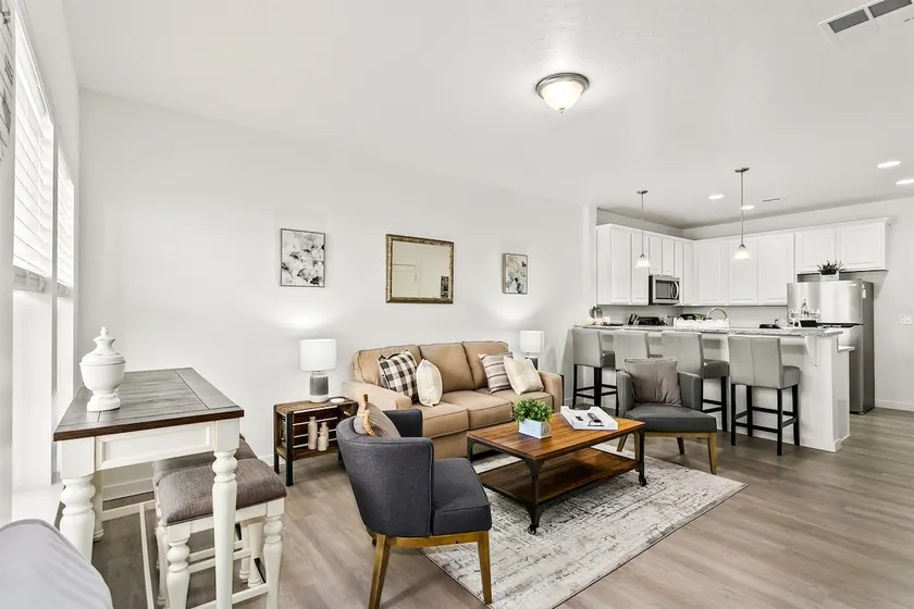 Upscale Condo By The Village & Boise Mall 75 - Image 1