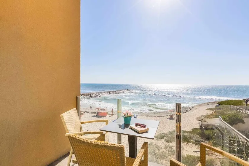 Vista Mare Beach Apartment 2 by Porto City Hosts - Image 1