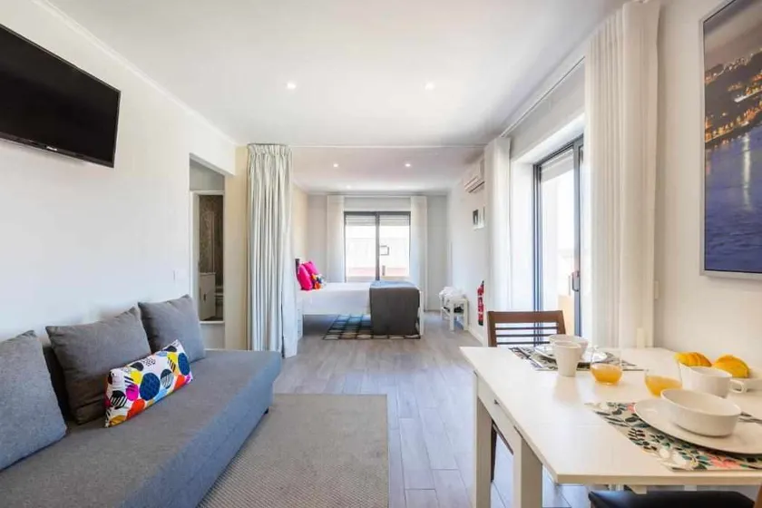 Vista Mare Beach Apartment 5 by Porto City Hosts - Image 1