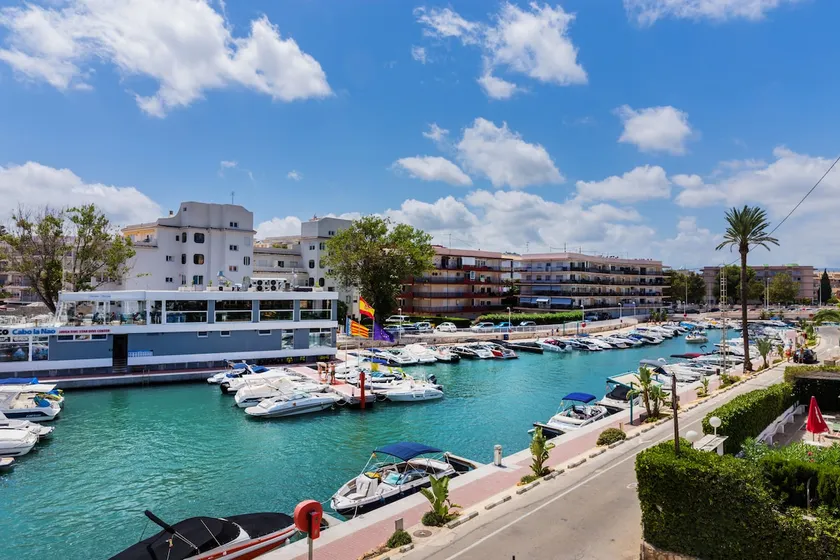 Marina Beach Apartment Javea Arenal by Rock Rentals - Image 1