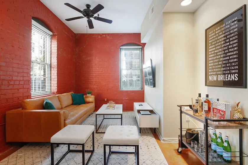 Warehouse District | Spacious Three Bedroom - Image 1