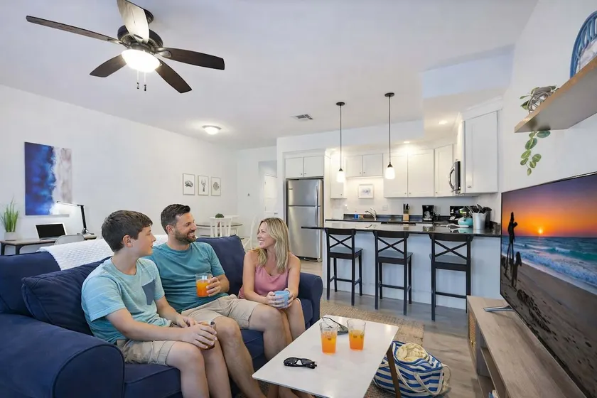 Hampton Beach Hideaway | 1 Block to Beach |Parking - Image 1