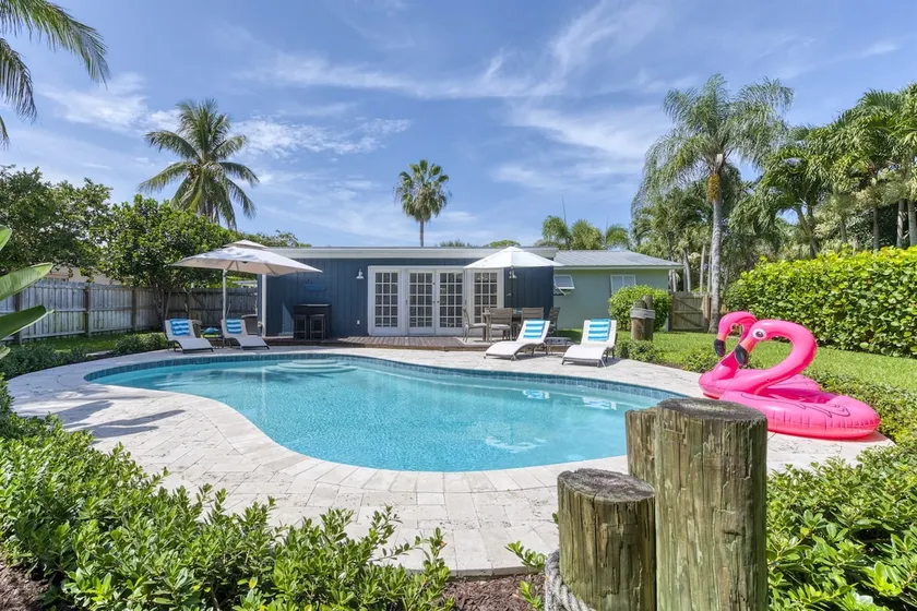 The Pelican Villa Large Pool Firepit! - Image 1