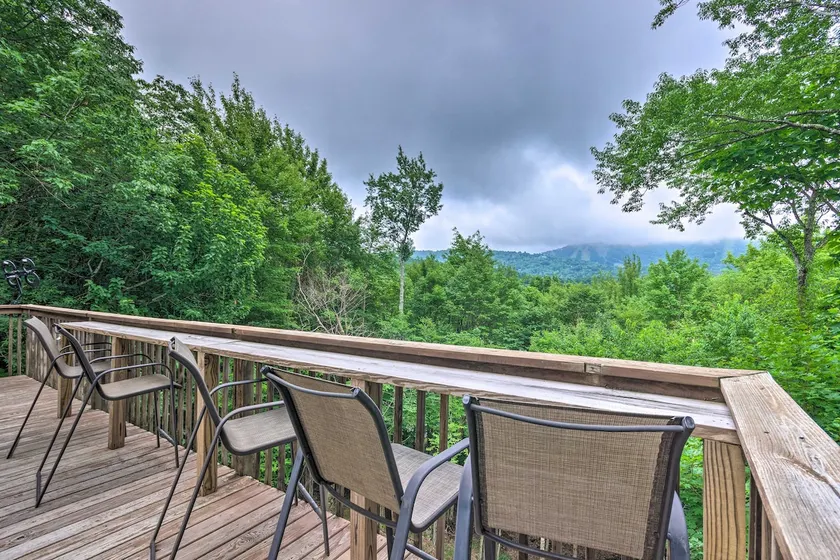 Hike, Bike, Unwind! Beech Mtn Stay w/ Scenic Views - Image 1