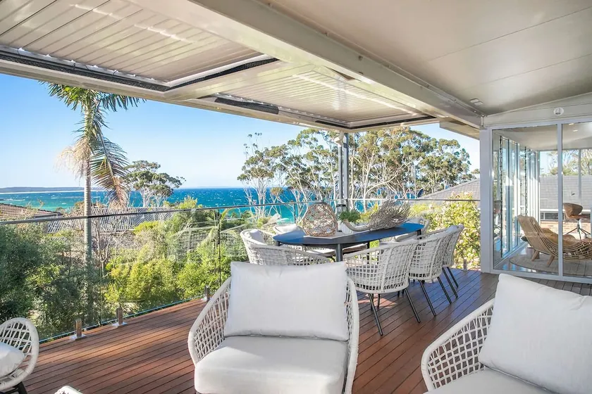 Surfers Beach House - Image 1
