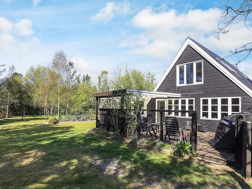 6 Person Holiday Home in Hals by Traum - Image 1
