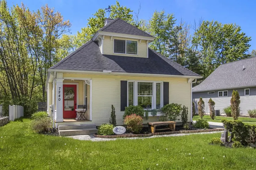 Oar-Chard House • South Haven • Sleeps 9 - Image 1