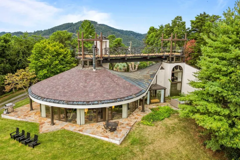 Belltop Architectural Wonder on Private Mountain - Image 1