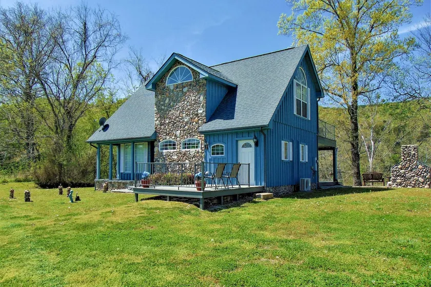 Ruby’s Landing Cottage w/ Deck & White River Views - Image 1