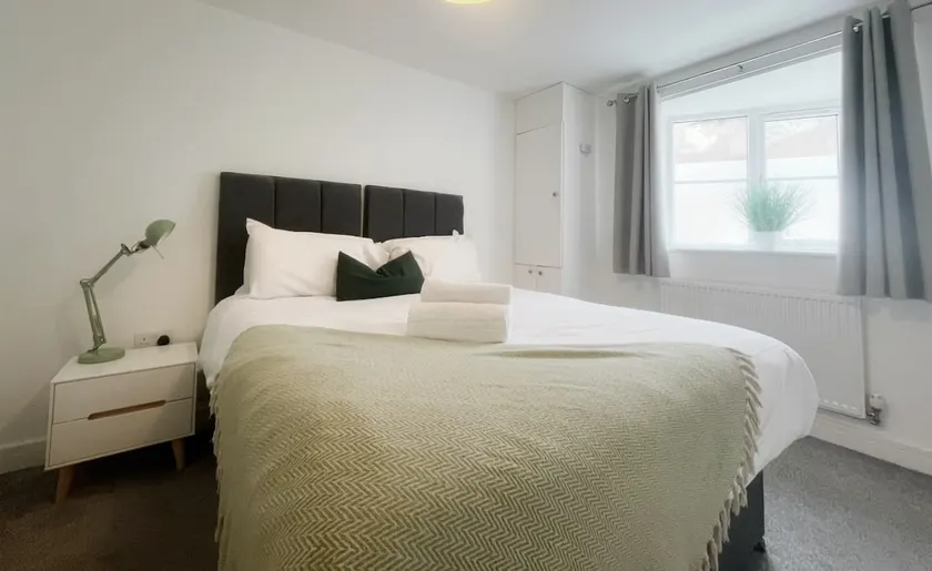 Anstey Heights Apartments - Image 1
