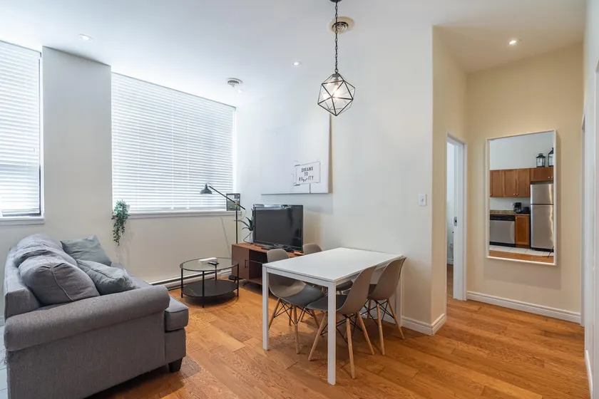 Spacious Downtown Loft #1 with AC - Image 1