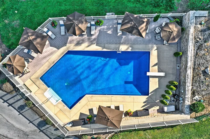 Endless Family Fun @ Private LUX Retreat Sleeps 25 - Image 1