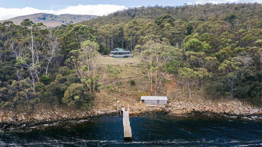 The Pier House - Unique coastal adventure - Image 1