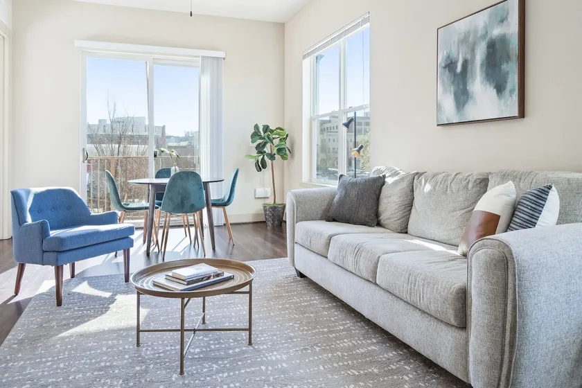 Walk Downtown • Balcony • Wi-Fi • Free Parking - Image 1