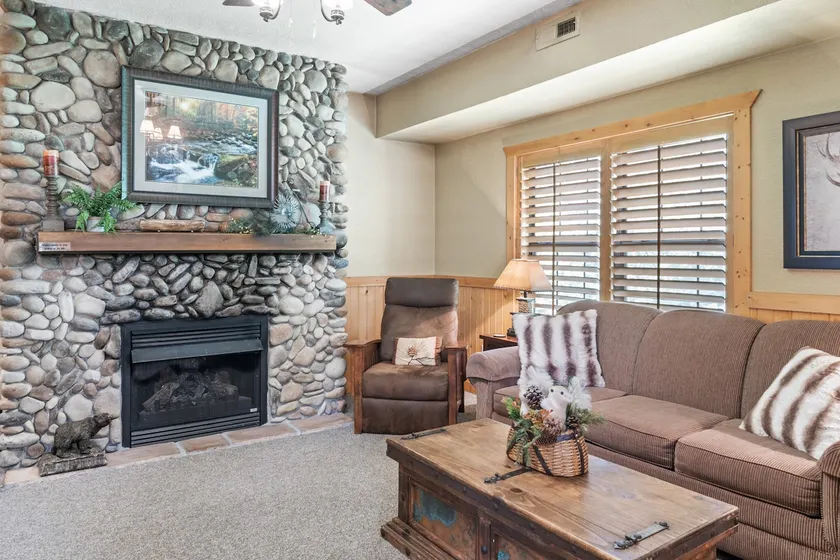 Luxury 2BR+L Cabin Close to Shows & Attractions! - Image 1