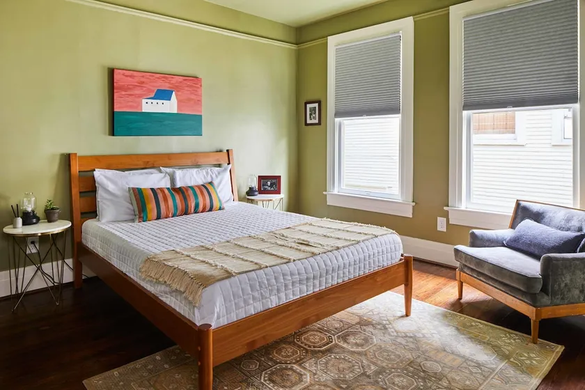 Charles on 11th - Beautifully Restored Historic Southside Home, Walkable, Perfect for Groups - Image 1