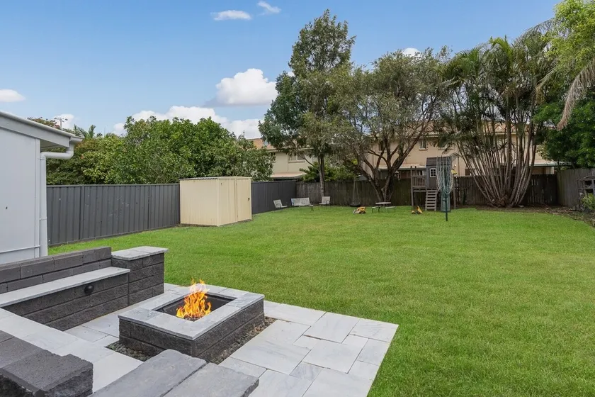 Acacia Ridge Cottage - Firepit, Kids Cubby, Games - Image 1