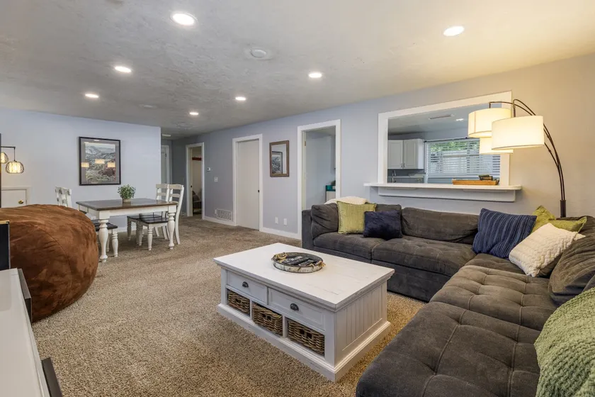 Near Cottonwood Canyons | Private 2BR Stay - Image 1
