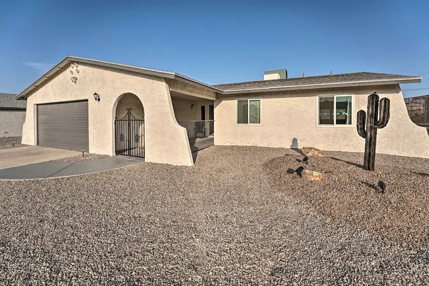 3 Mi to Water: Lake Havasu Gem w/ Fire Pit & Grill - Image 1