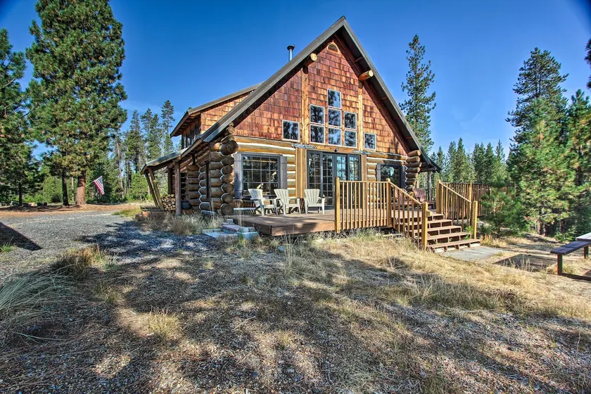 ‘Snow Pine Retreat’ - Remote Crescent Log Cabin! - Image 1