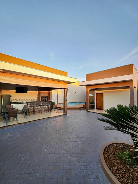 Cabreli Seasonal House - Image 1
