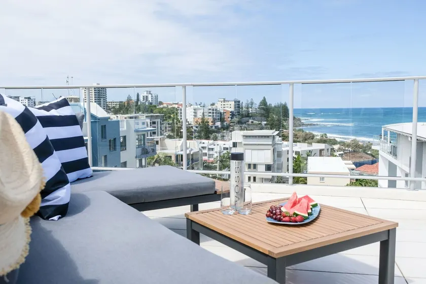 Hamptons Style Penthouse at Kings Beach - Image 1