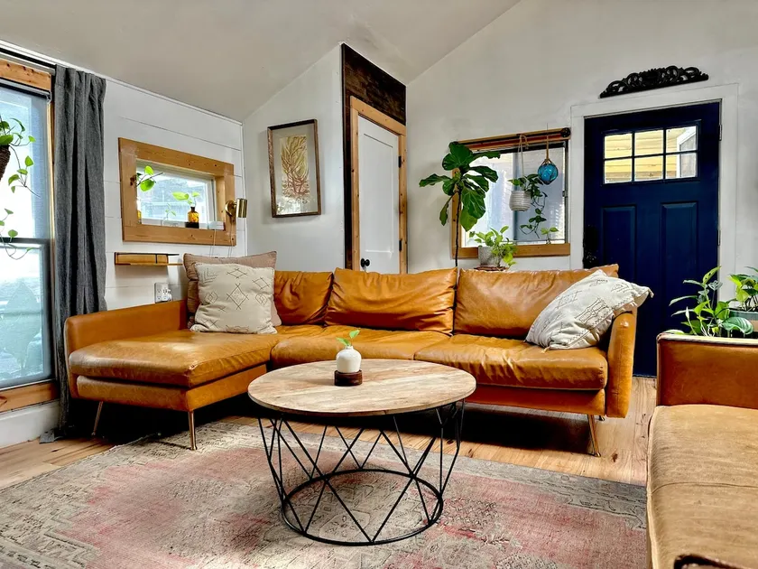Cozy East Cottage EV Charger | Free Bikes - Image 1