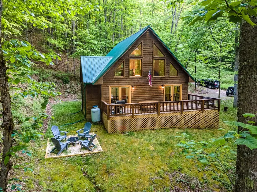 The Lazy Bear Retreat-Open Large Wrap Around Deck - Gas Grill - Gas Fireplace - Image 1