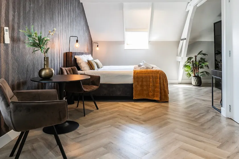 HotelBed and air conditioning in City V - Image 1