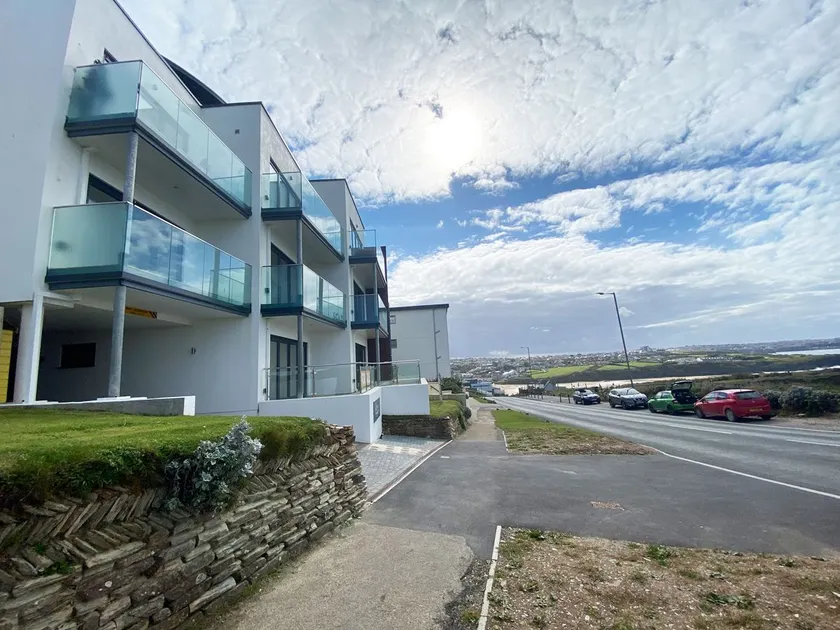 2 Watergate View - Image 1
