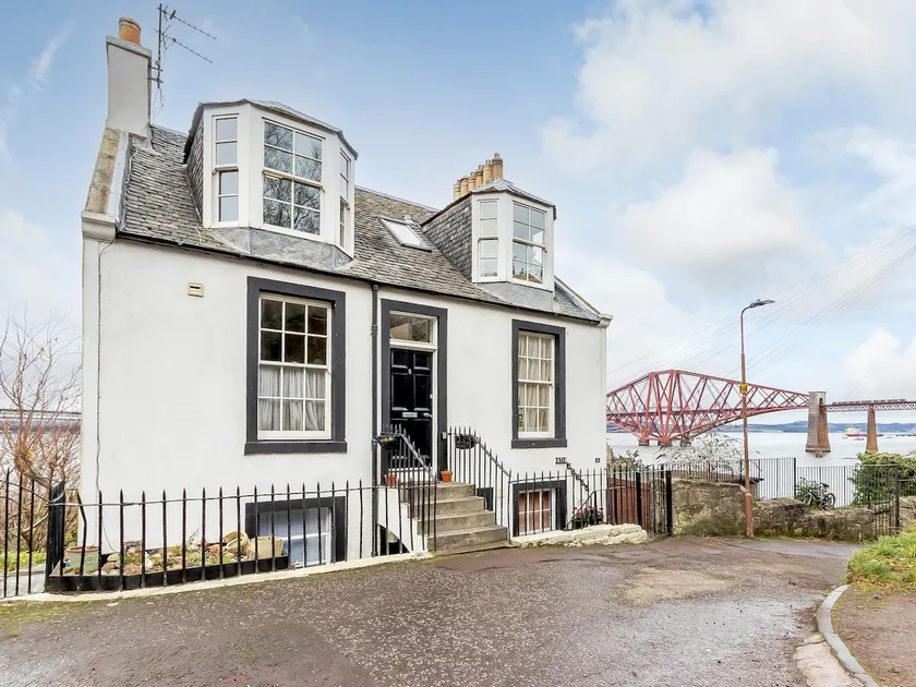 Forth Reflections Self Catering - Image 1