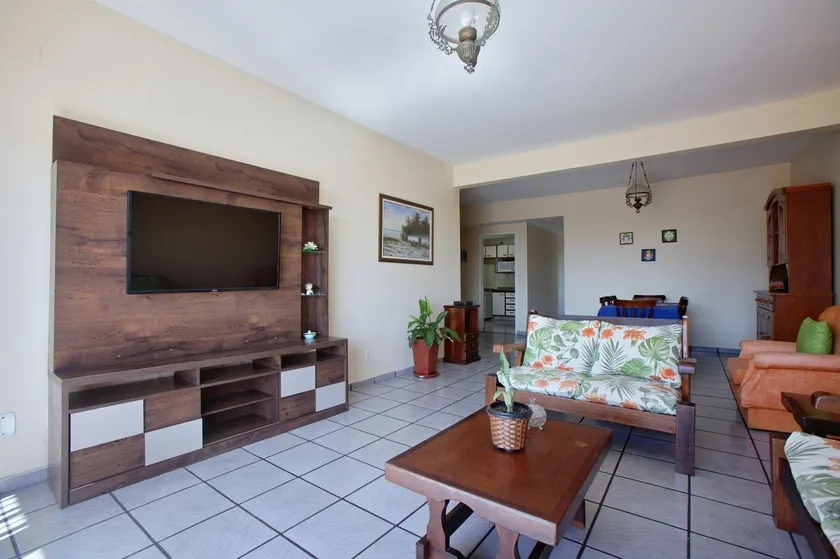 Spacious Air-Conditioned En-Suite 400 M Praia Forte - Image 1