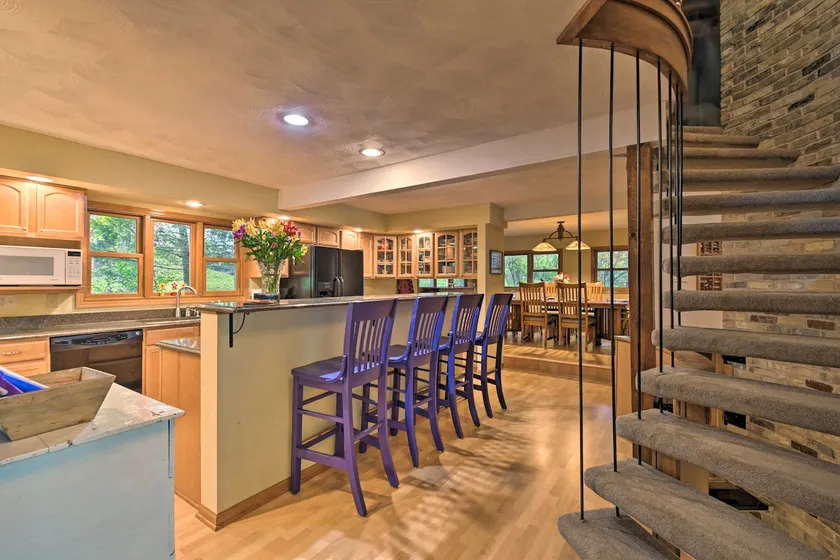 Spacious Lakehouse w/ Deck, Kayaks, & Dock! - Image 1